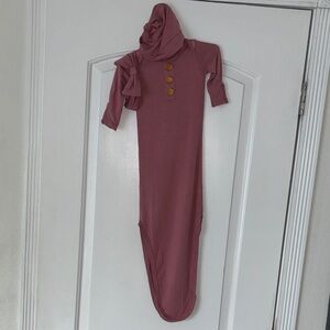 NWOT Baby Noah bamboo knotted gown hat headband 0-3 months